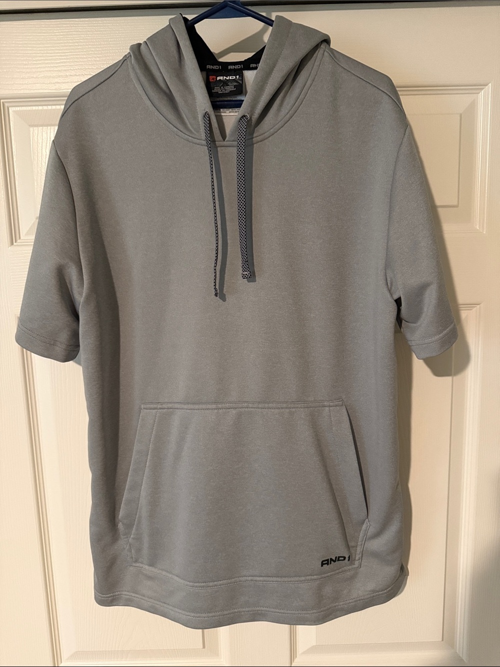 And1 Men's Short-Sleeve Hooded Pullover in Light Gray